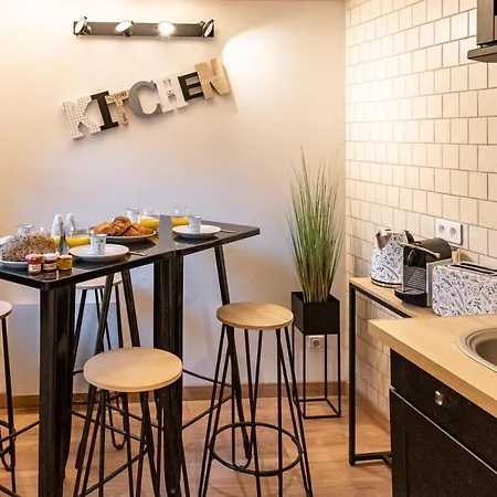 Magnifique Place Nationale Apartamento *